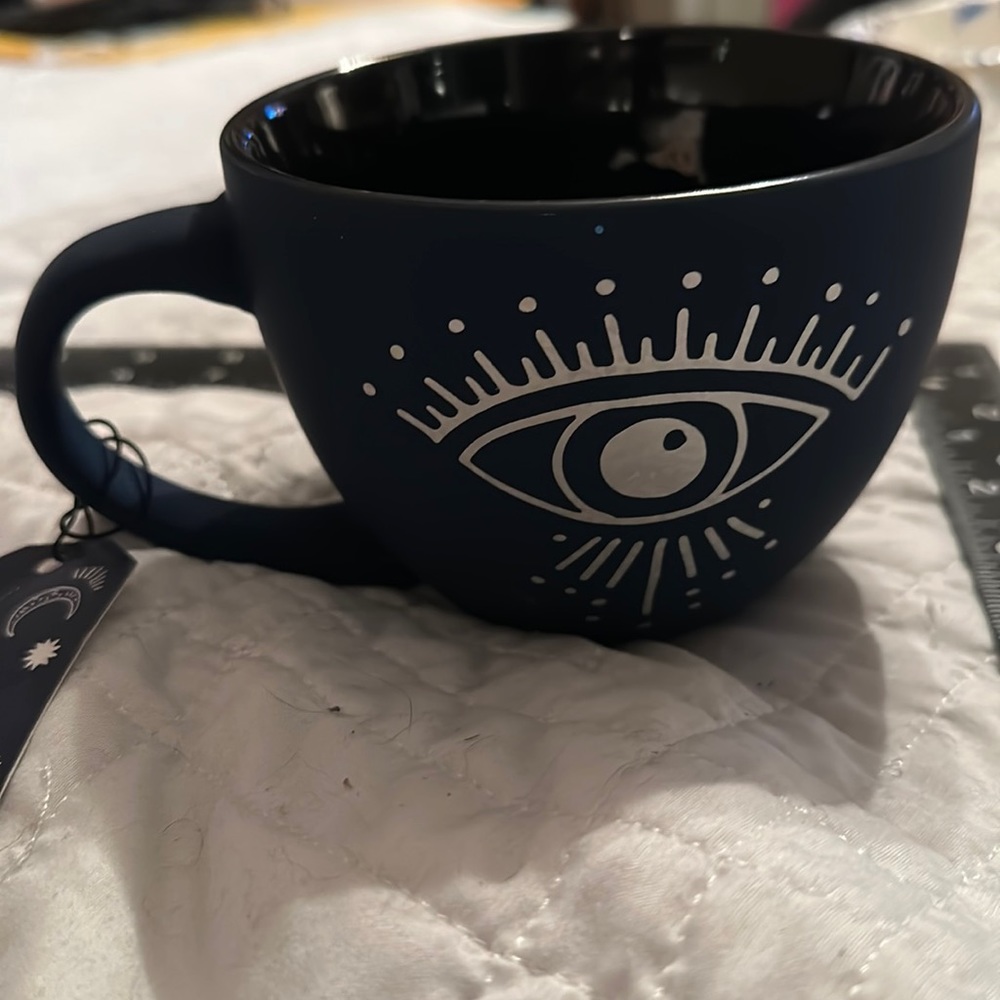 NWT Large mug with eye on both sides.